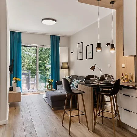 Golden Hour Apartments- Zielona Ostoja 8b דירה